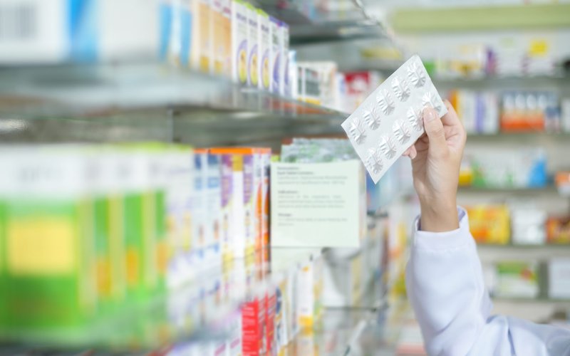 Card - Farmaceutica en droguria moderna